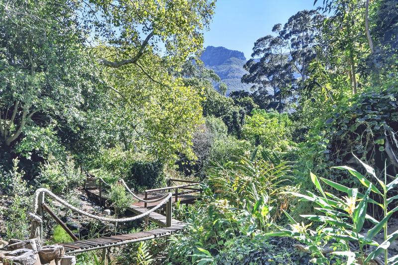 To Let 4 Bedroom Property for Rent in Hout Bay Western Cape